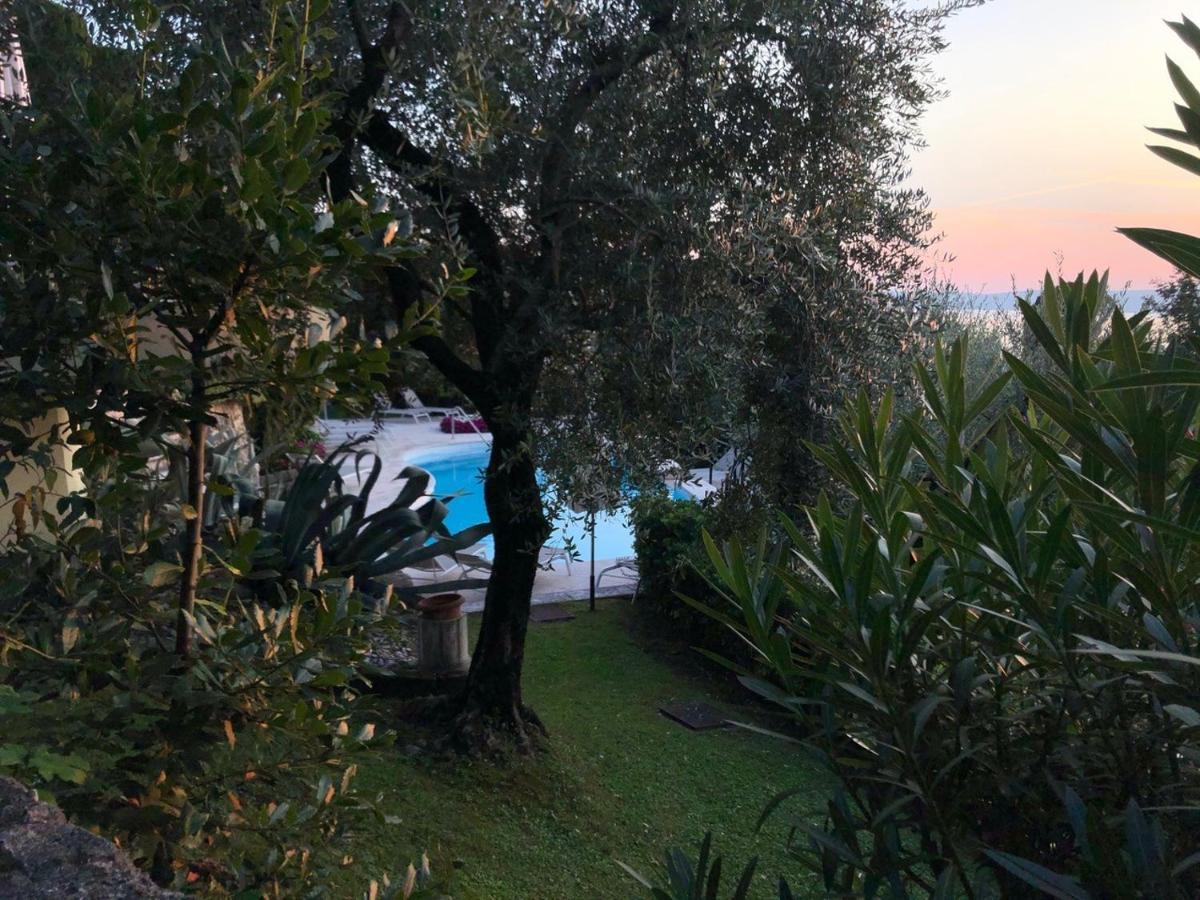 Appartamento La Perla Torri Del Benaco Esterno foto