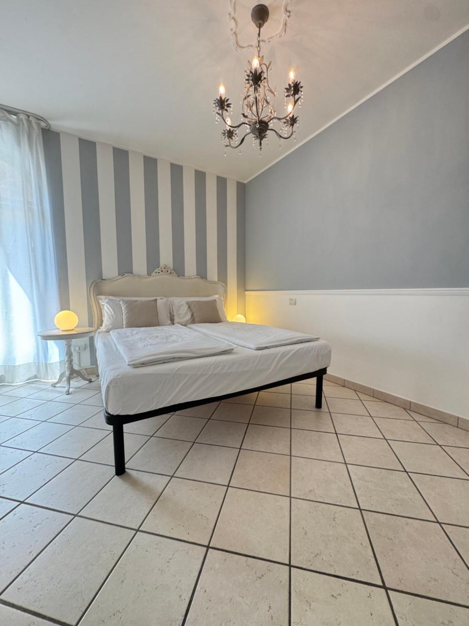 Appartamento La Perla Torri Del Benaco Esterno foto