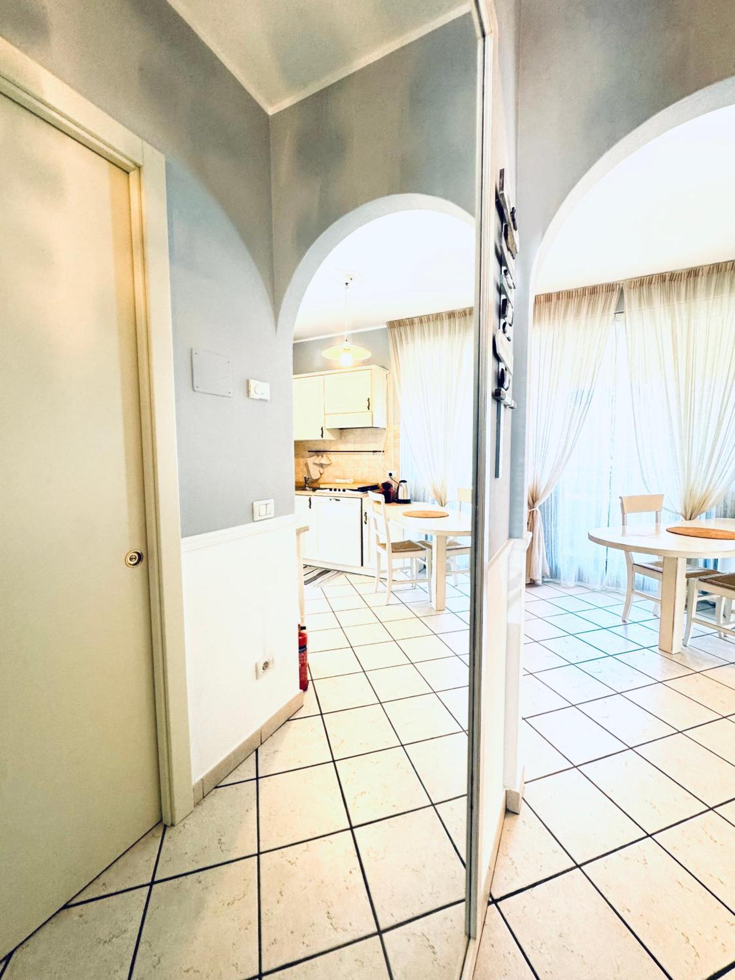 Appartamento La Perla Torri Del Benaco Esterno foto