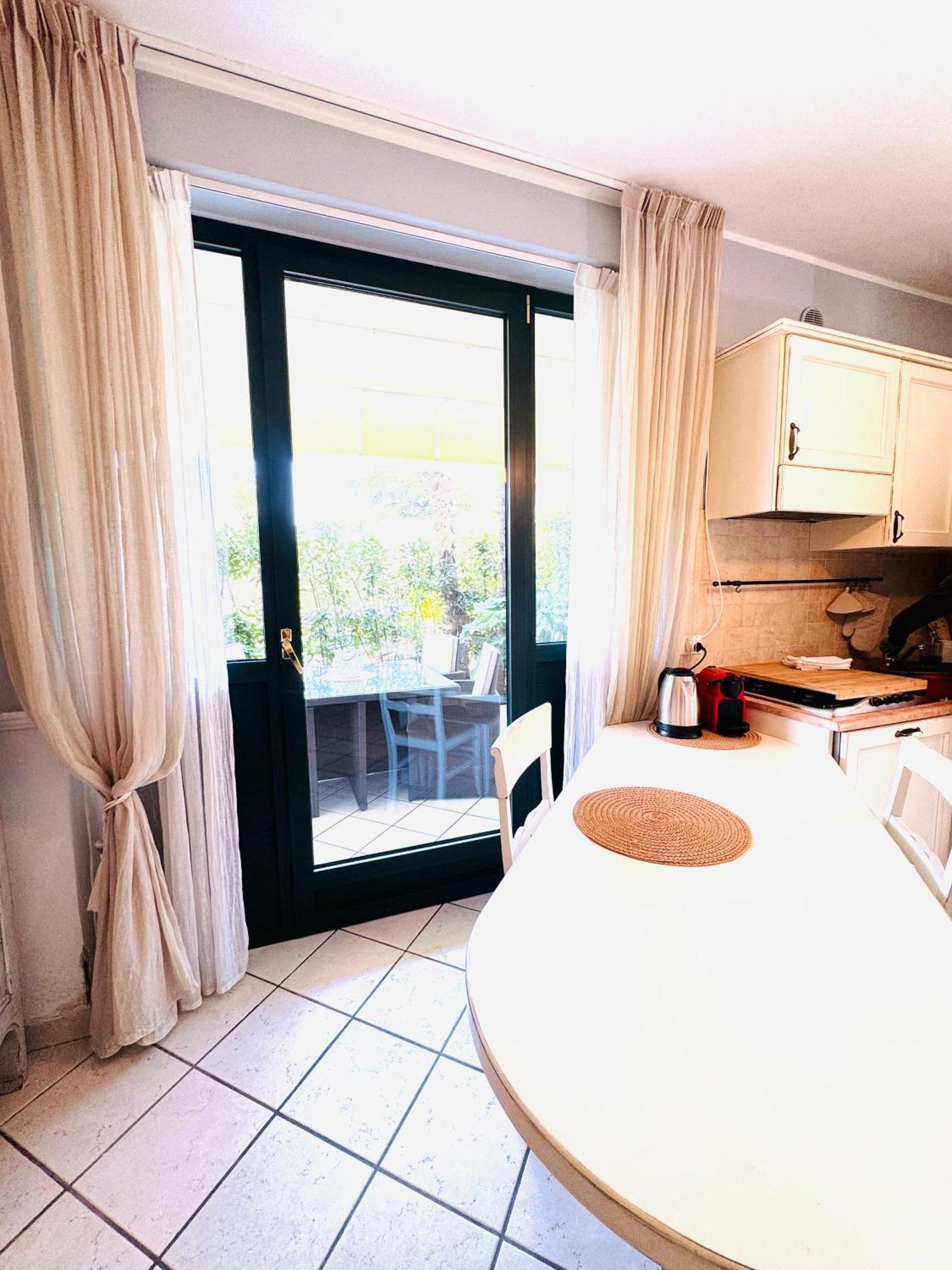 Appartamento La Perla Torri Del Benaco Esterno foto
