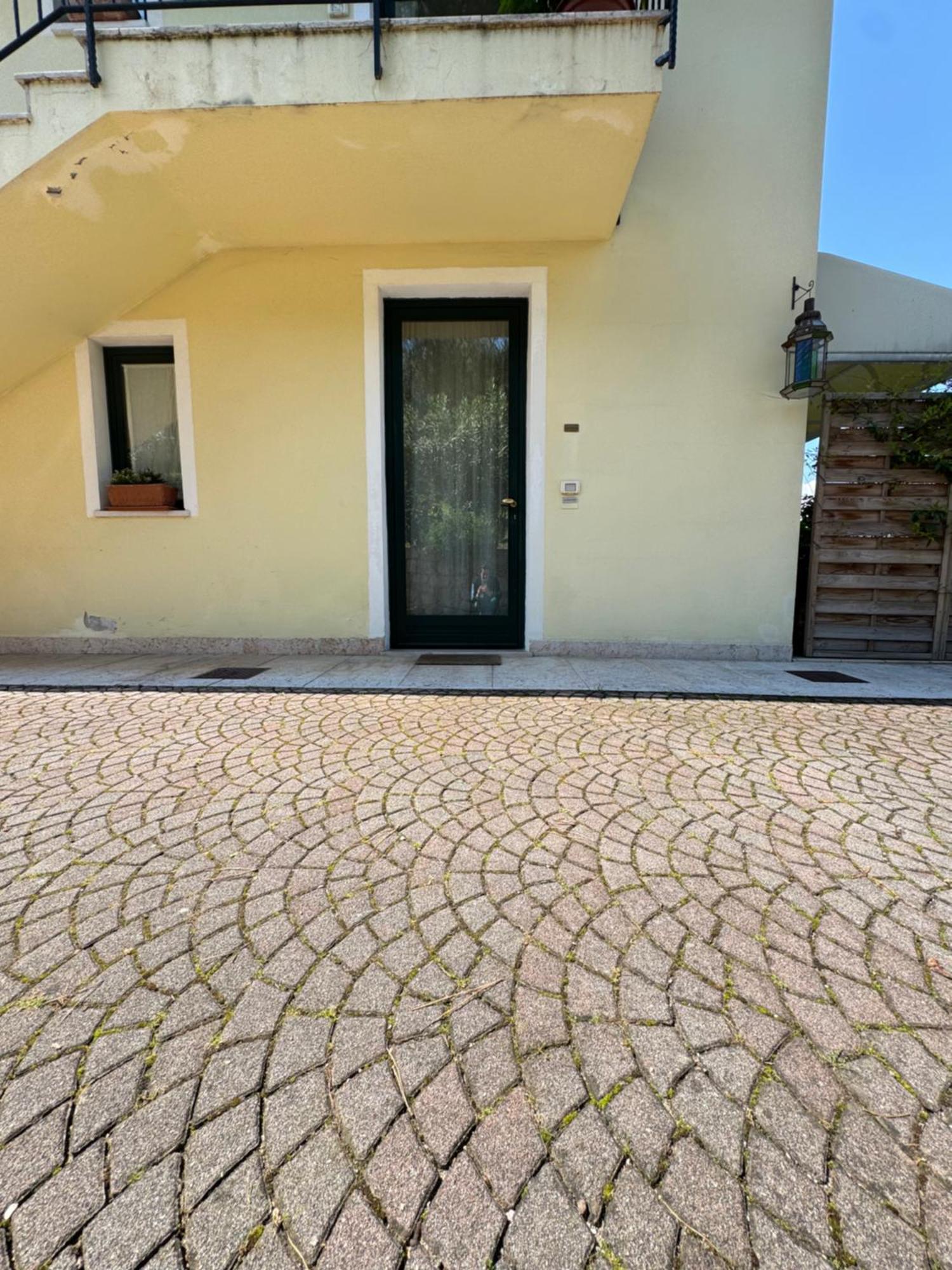 Appartamento La Perla Torri Del Benaco Esterno foto