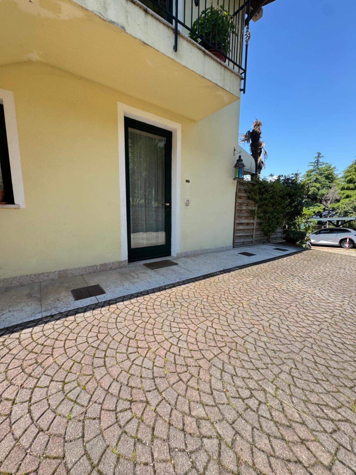 Appartamento La Perla Torri Del Benaco Esterno foto